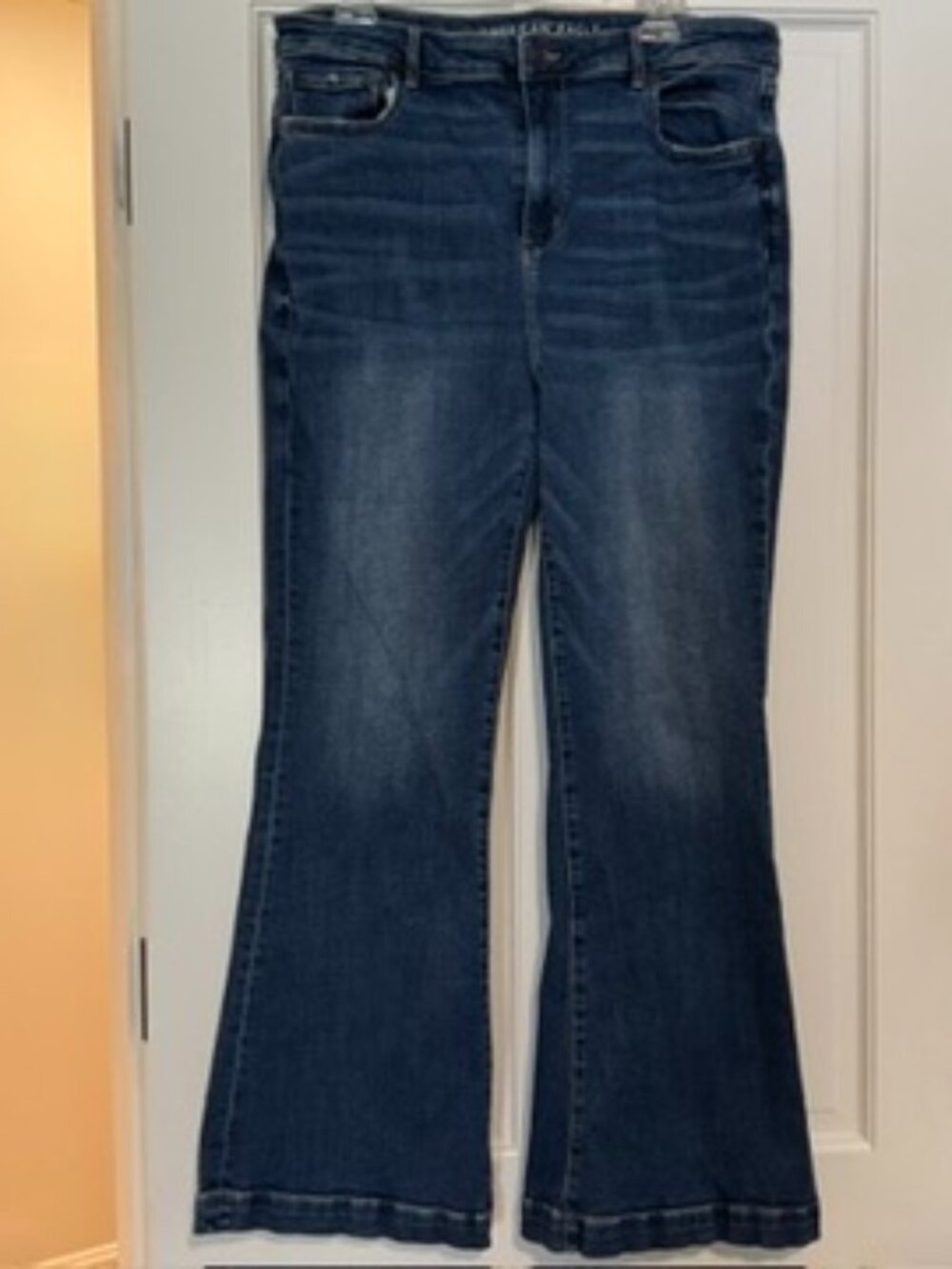 American Eagle Women’s Super Hi-Rise Flare Stretch Jeans, size 16